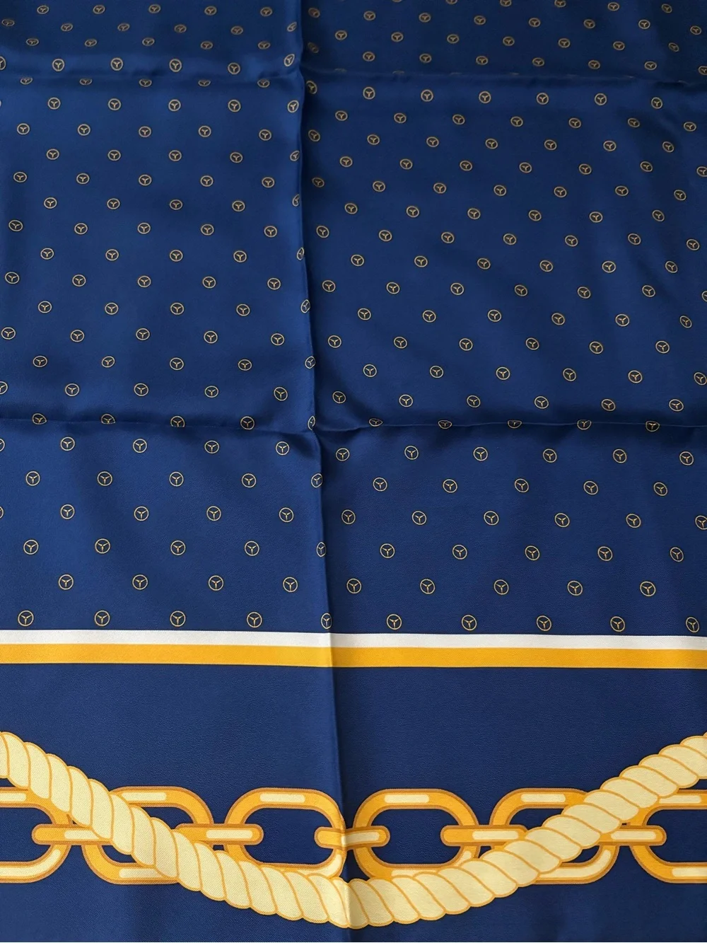 Vineyard Vines 100% Silk New Navy and Gold Chain Print Silk Scarf